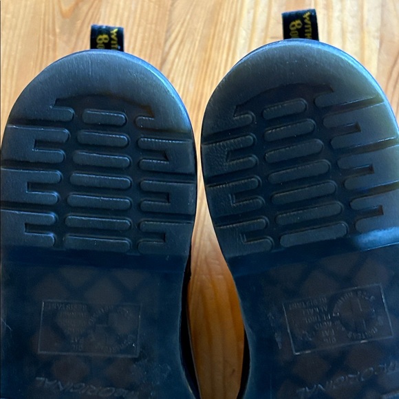 Dr. Martens Glossy Black Chelsea Boots - Picture 11 of 12